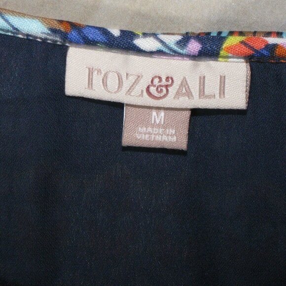 Roz & Ali Patterned Sleeveless Split Back Tank Blouse Size Medium - Picture 7 of 7